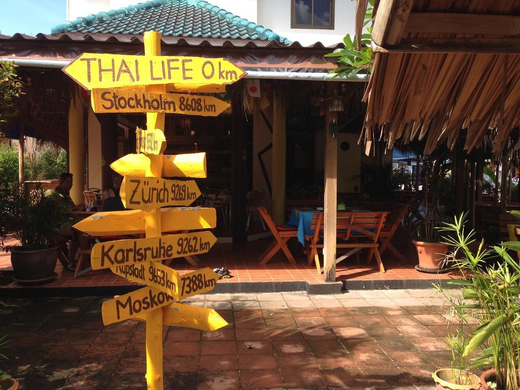 Thai Life Guesthouse Khaolak Khao Lak Ngoại thất bức ảnh